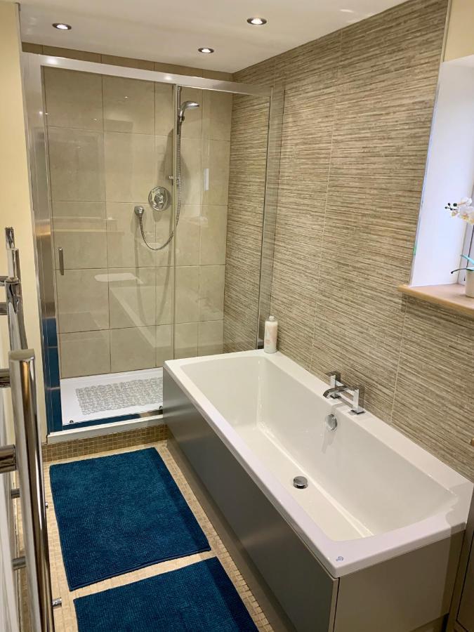 Deri-Down Guest House Abergavenny Buitenkant foto