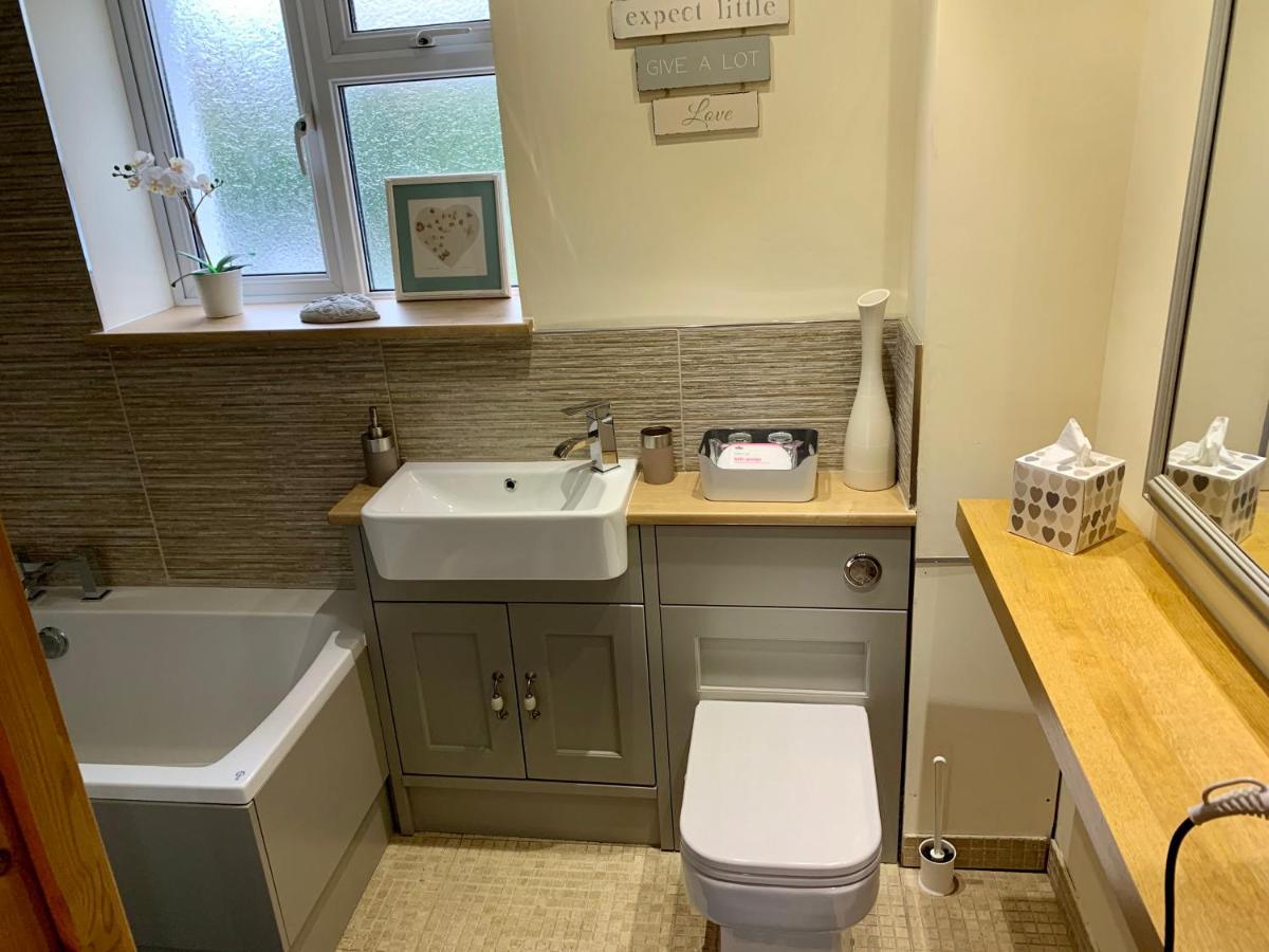 Deri-Down Guest House Abergavenny Buitenkant foto