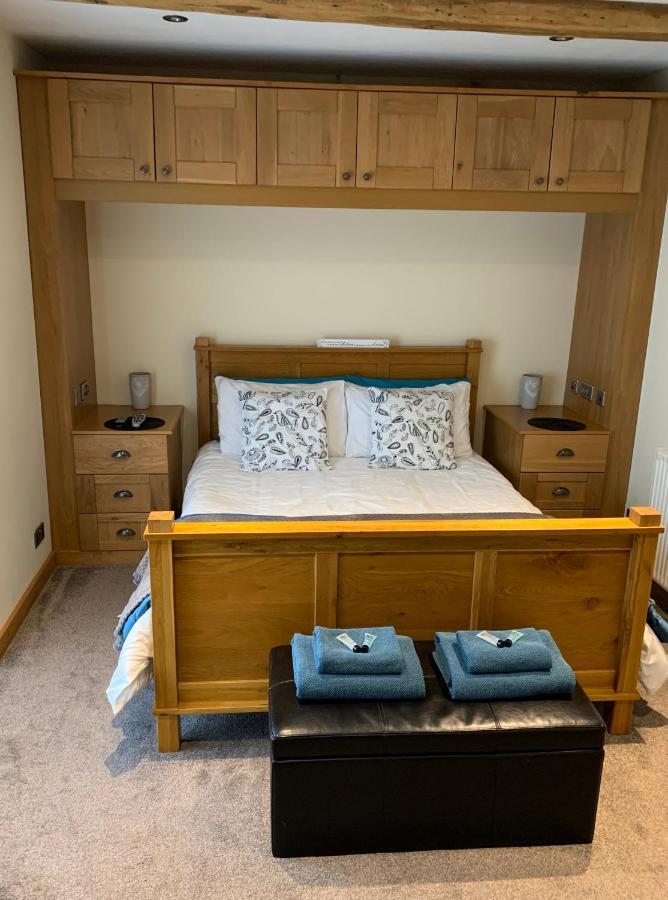 Deri-Down Guest House Abergavenny Buitenkant foto