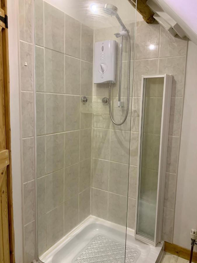 Deri-Down Guest House Abergavenny Buitenkant foto