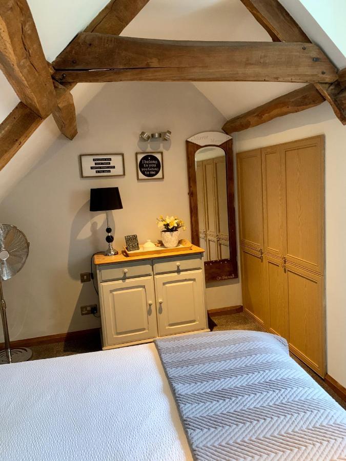 Deri-Down Guest House Abergavenny Buitenkant foto